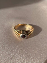 Load image into Gallery viewer, Vintage 18k Garnet Ribbed Ring
