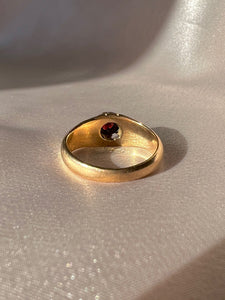 Vintage 18k Garnet Ribbed Ring