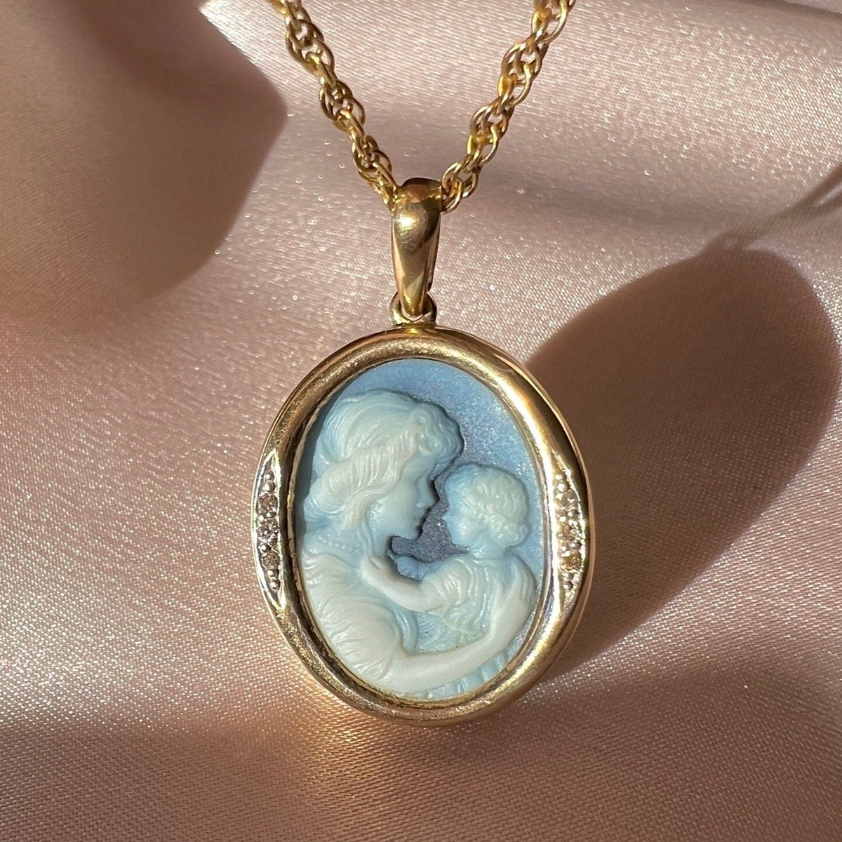 Vintage 10k Agate Diamond Mother Child Cameo Necklace