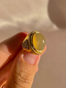 Vintage 18k Moonstone Cabochon Bezel Ornate Ring