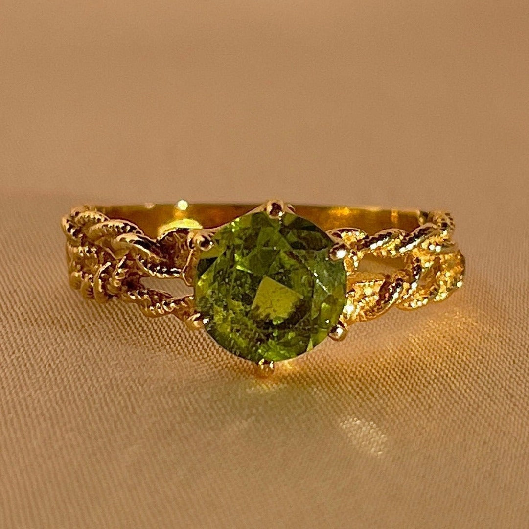 Vintage 18k Peridot Rope Ring