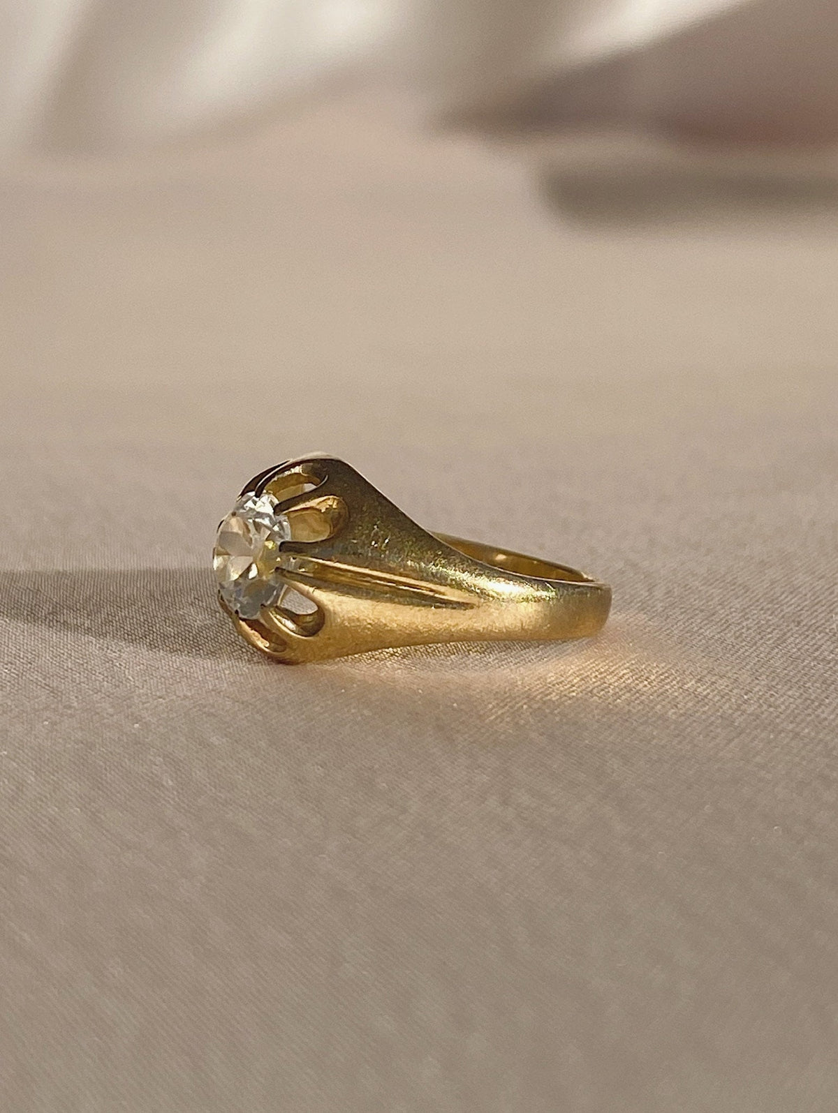Vintage 9k Paste Diamond Belcher Ring 1968