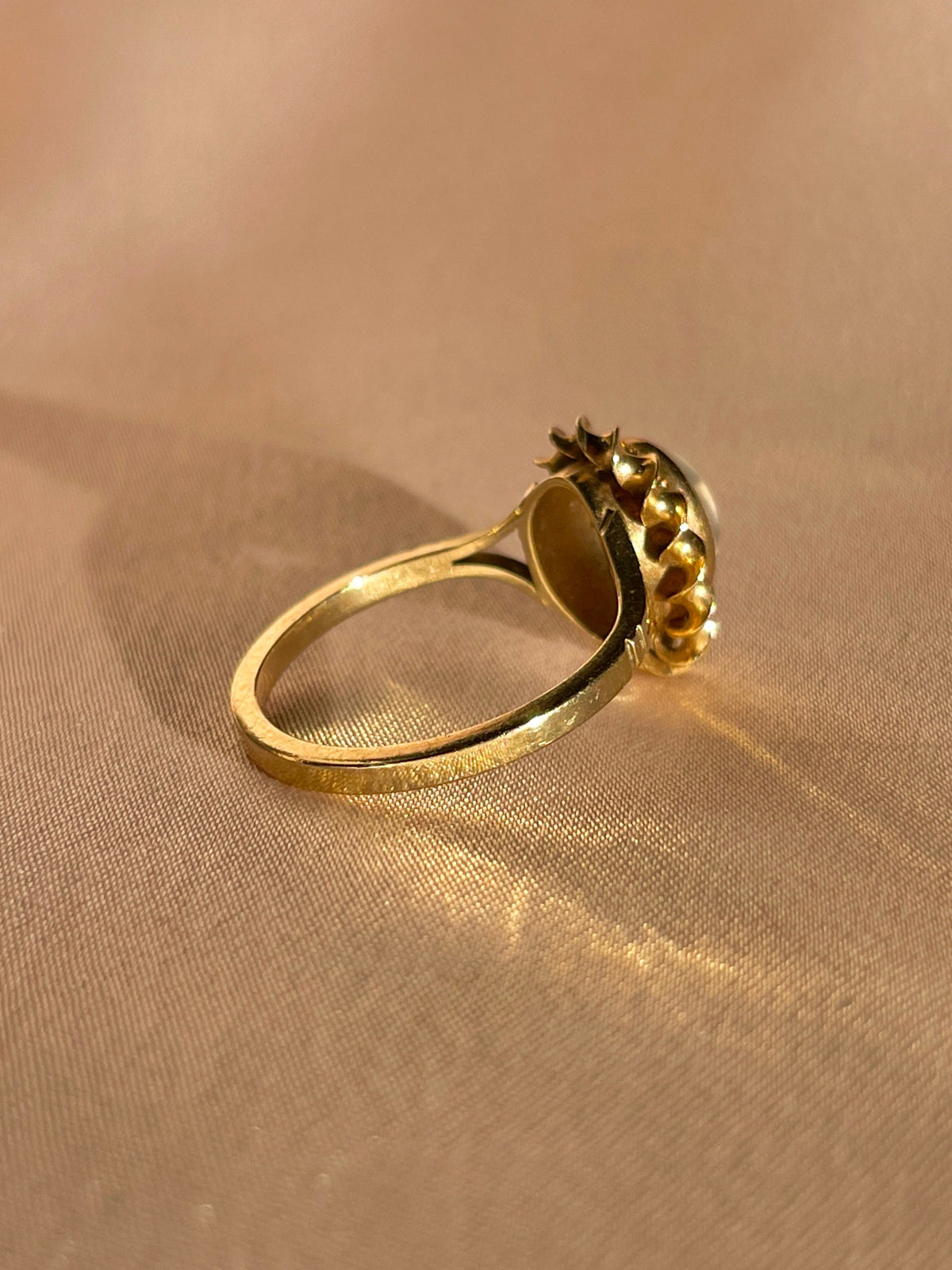 Vintage 9k Moonstone Cabochon Ray Ring 1977