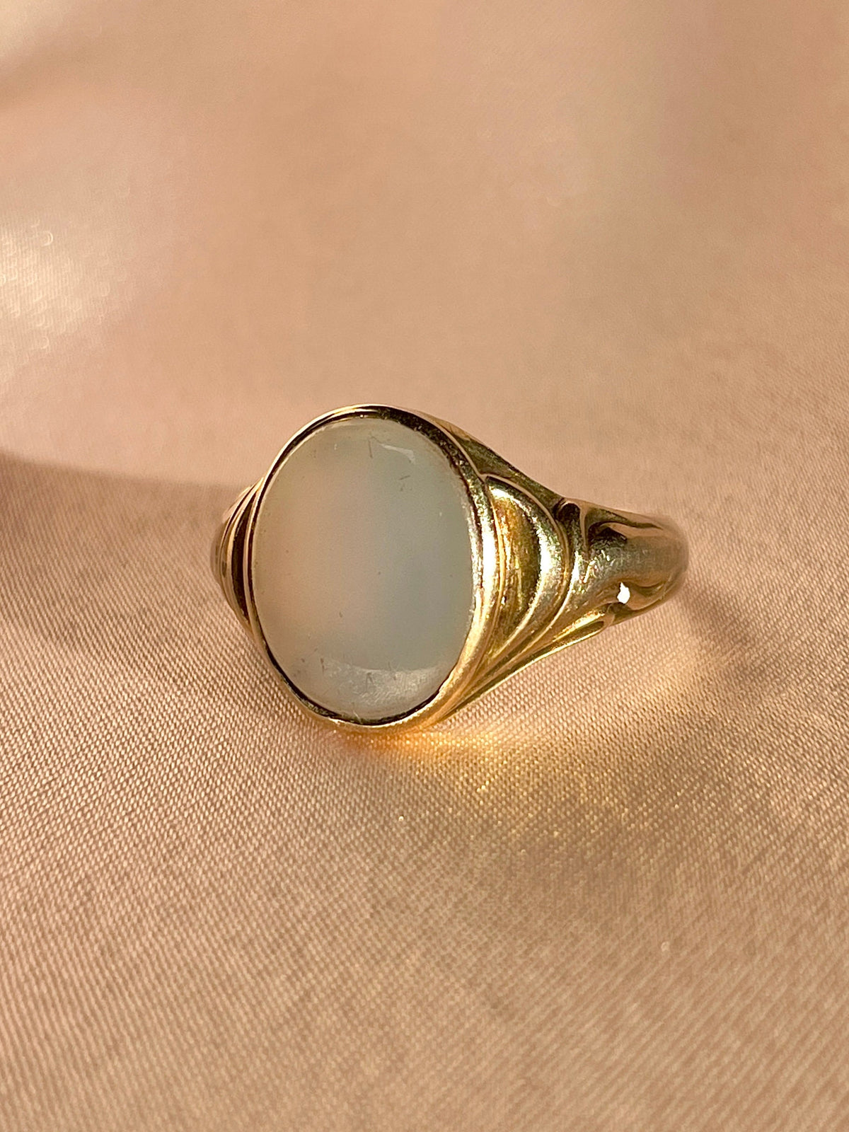 Antique 9k Chalcedony Signet Ring