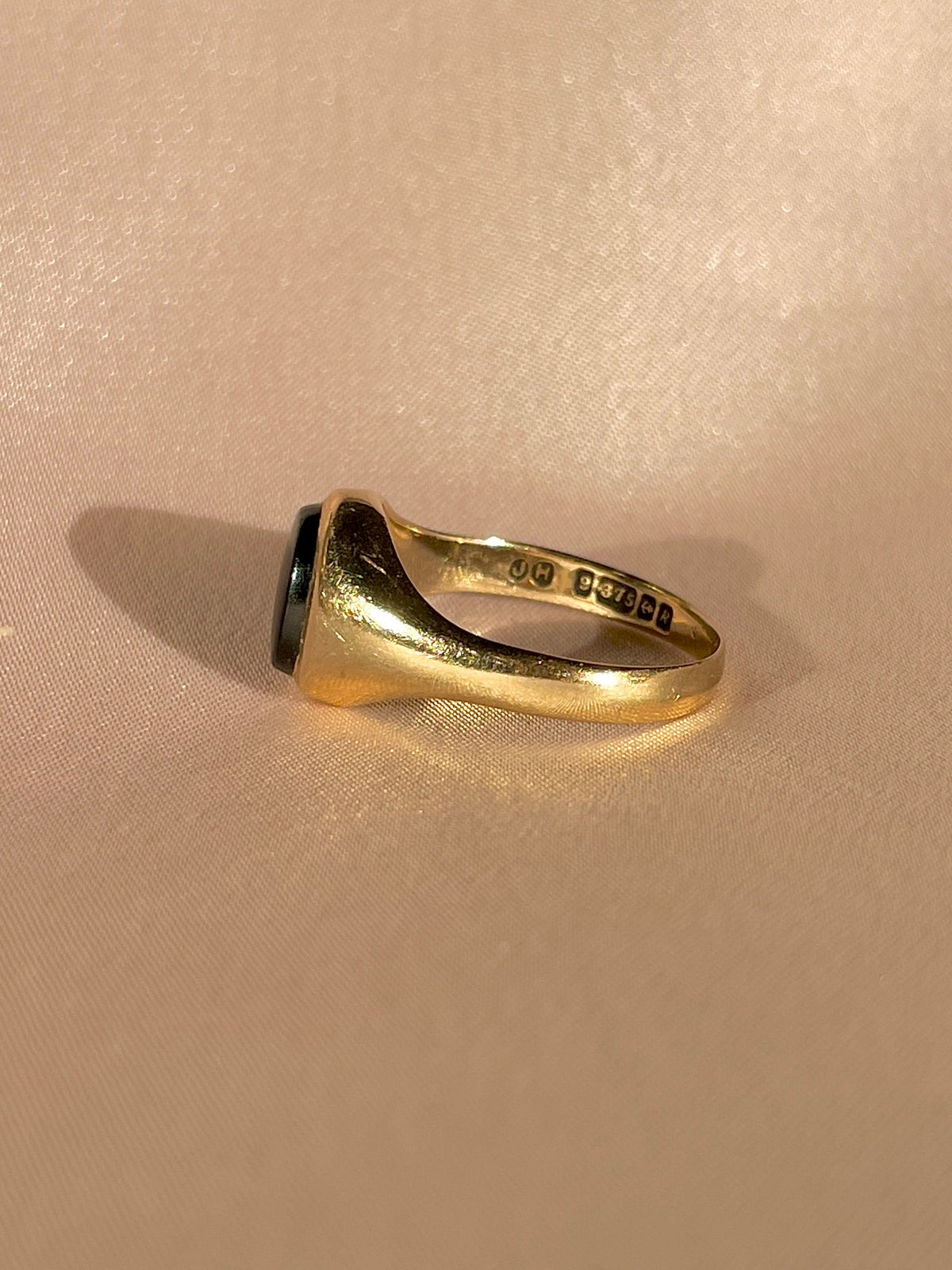 Vintage 9k Onyx Oval Signet Ring 1991