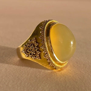 Vintage 18k Moonstone Cabochon Bezel Ornate Ring
