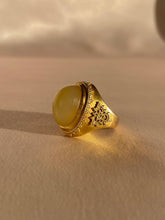 Load image into Gallery viewer, Vintage 18k Moonstone Cabochon Bezel Ornate Ring
