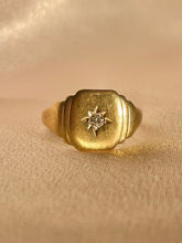 Load image into Gallery viewer, Vintage 9k Diamond Starburst Step Signet Ring

