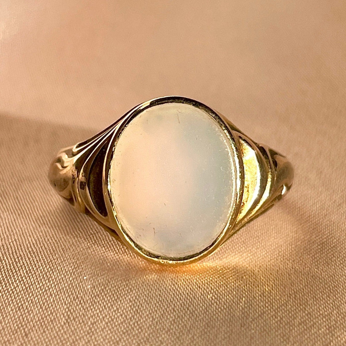 Antique 9k Chalcedony Signet Ring