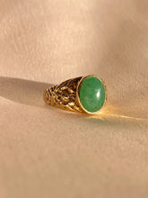 Load image into Gallery viewer, Vintage 9k Jade Cabochon Floral Ring
