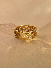 Load image into Gallery viewer, Vintage 9k Celtic Woven Band Ring

