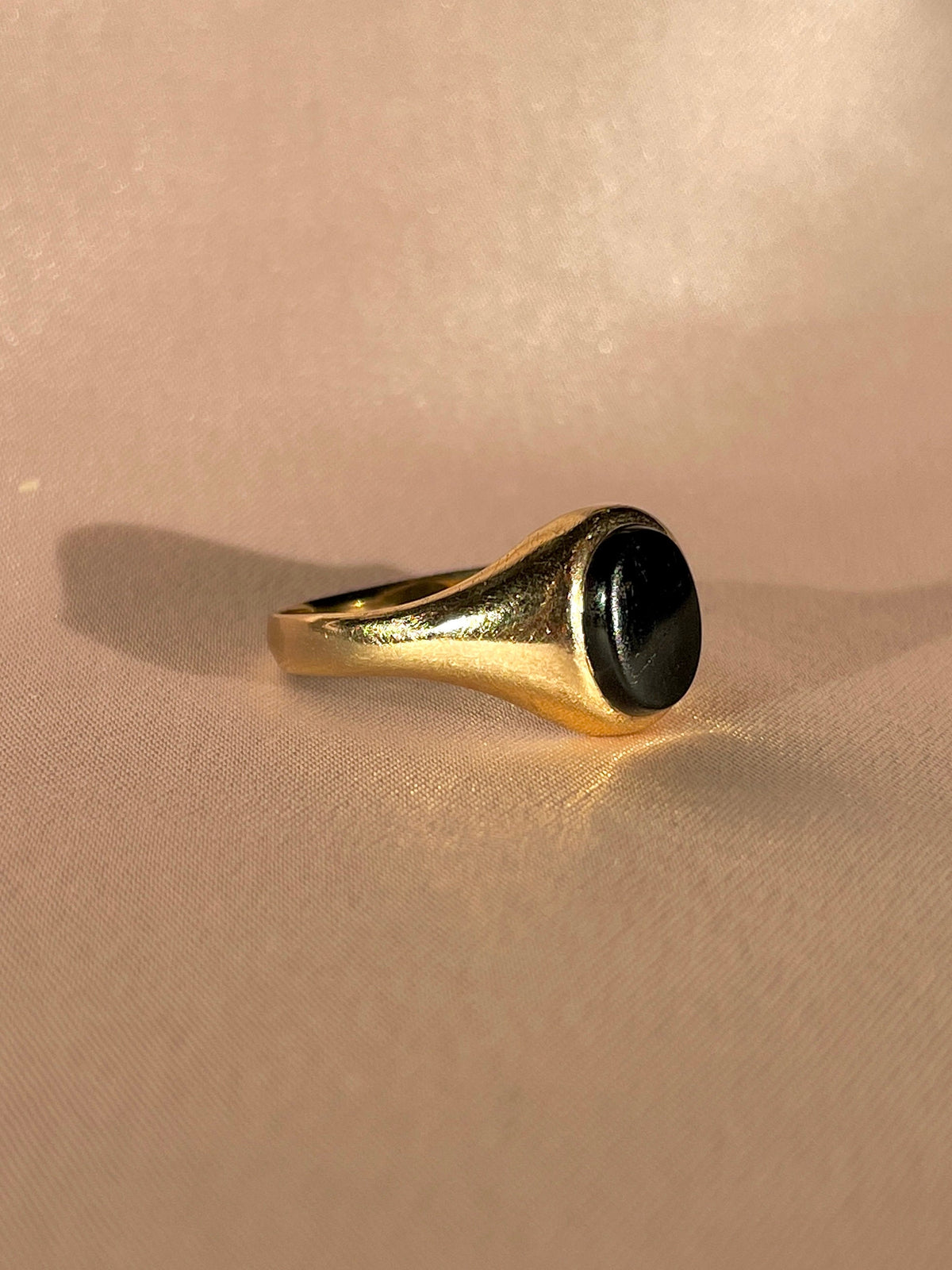 Vintage 9k Onyx Oval Signet Ring 1991