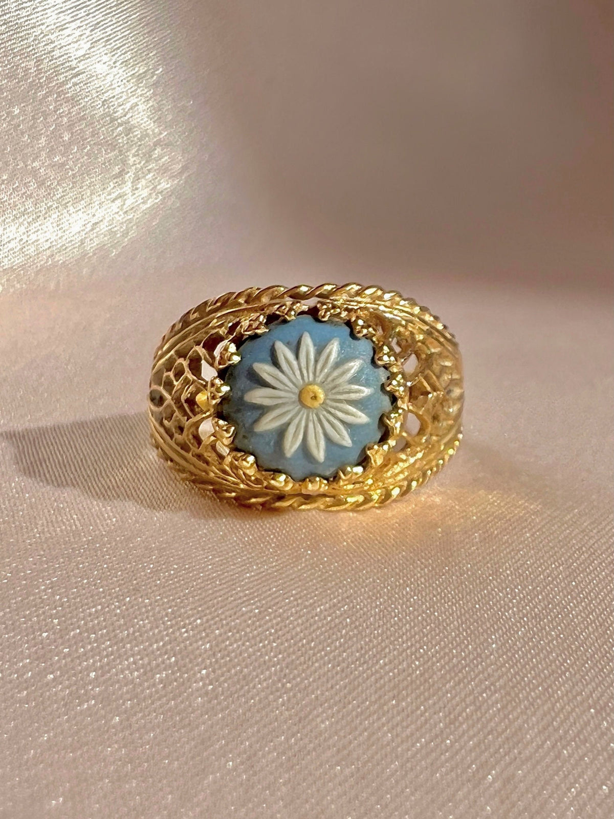 Vintage 14k Floral Cameo Jasper Lattice Ring