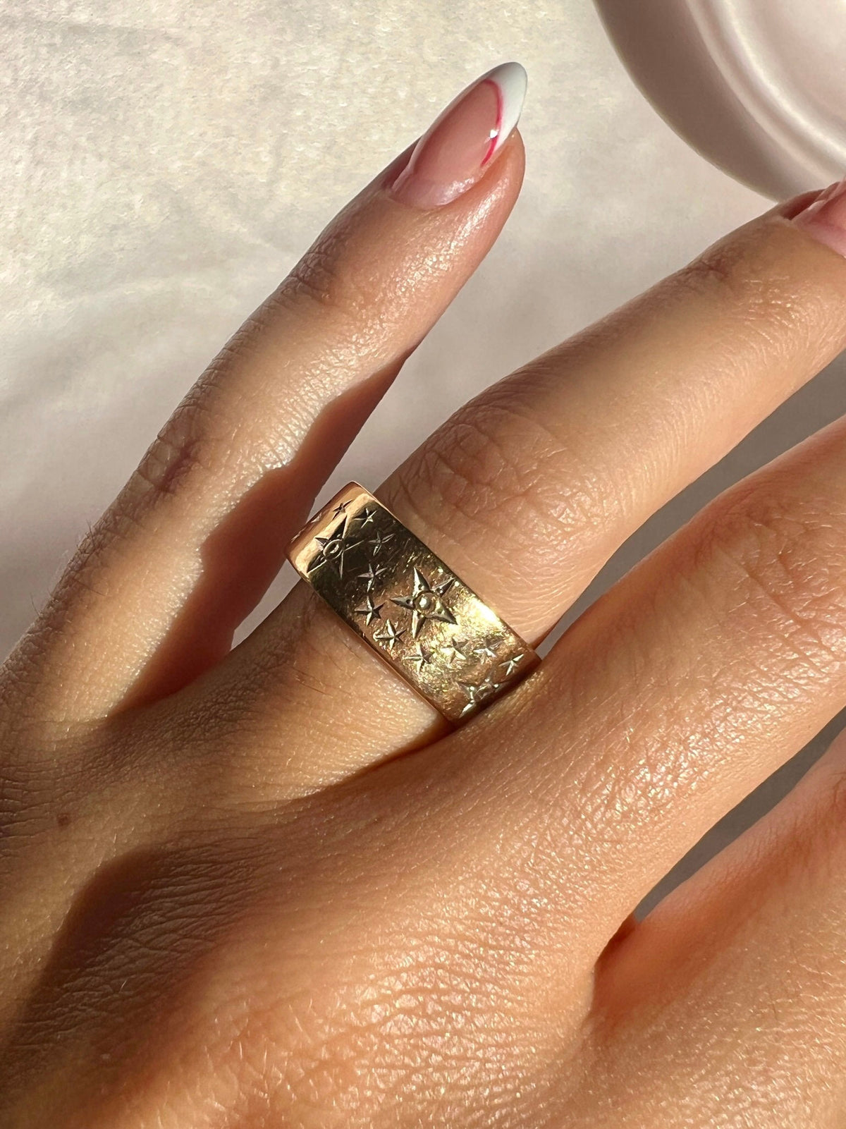 Vintage 18k Starburst Eternity Band Ring