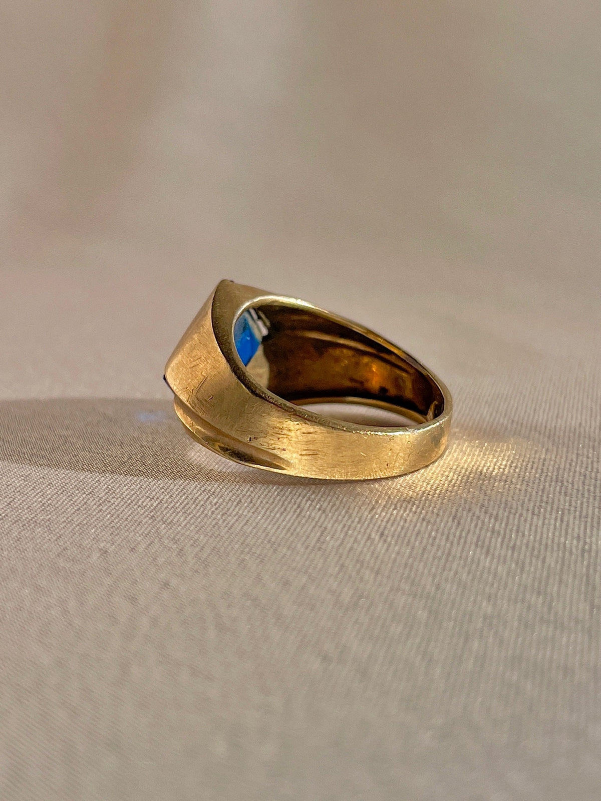 Vintage 10k Blue Gemstone Ribbed Ring
