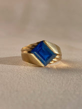 Load image into Gallery viewer, Vintage 10k Blue Gemstone Ribbed Ring
