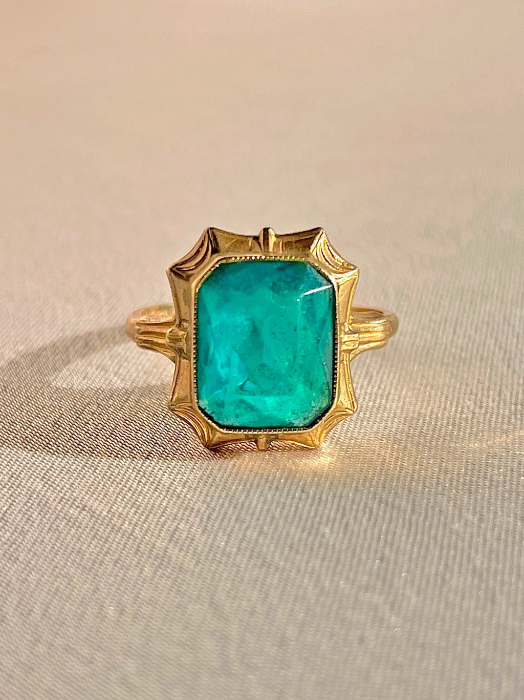 Antique Paste Green Crystal Ring