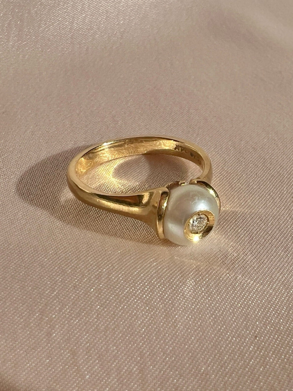 Vintage 14k Pearl Diamond Dot Ring