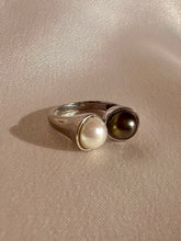 Load image into Gallery viewer, Vintage 14k White Gold Black + White Pearl Ring
