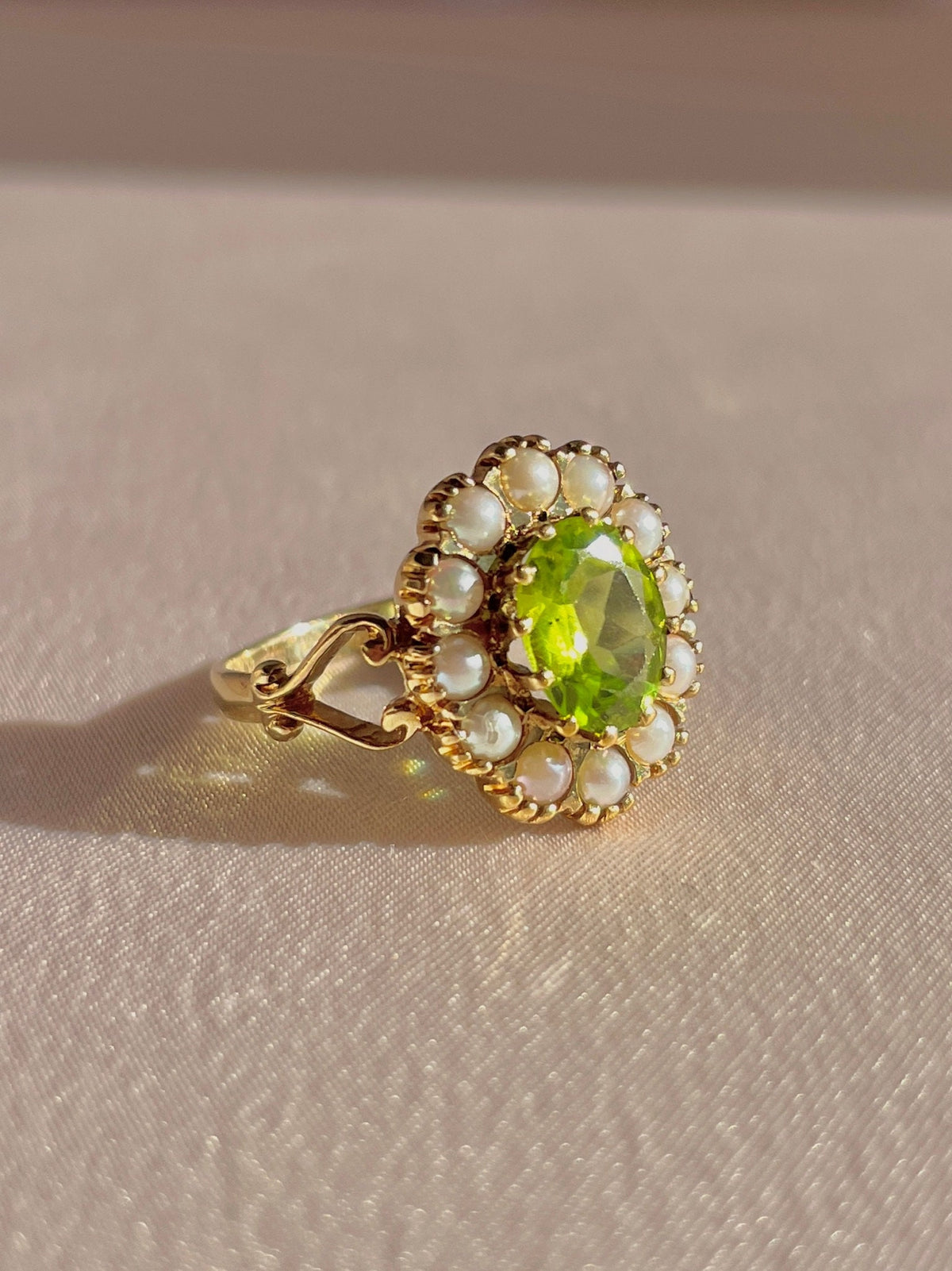 Vintage 9k Peridot Pearl Halo Cluster 1994