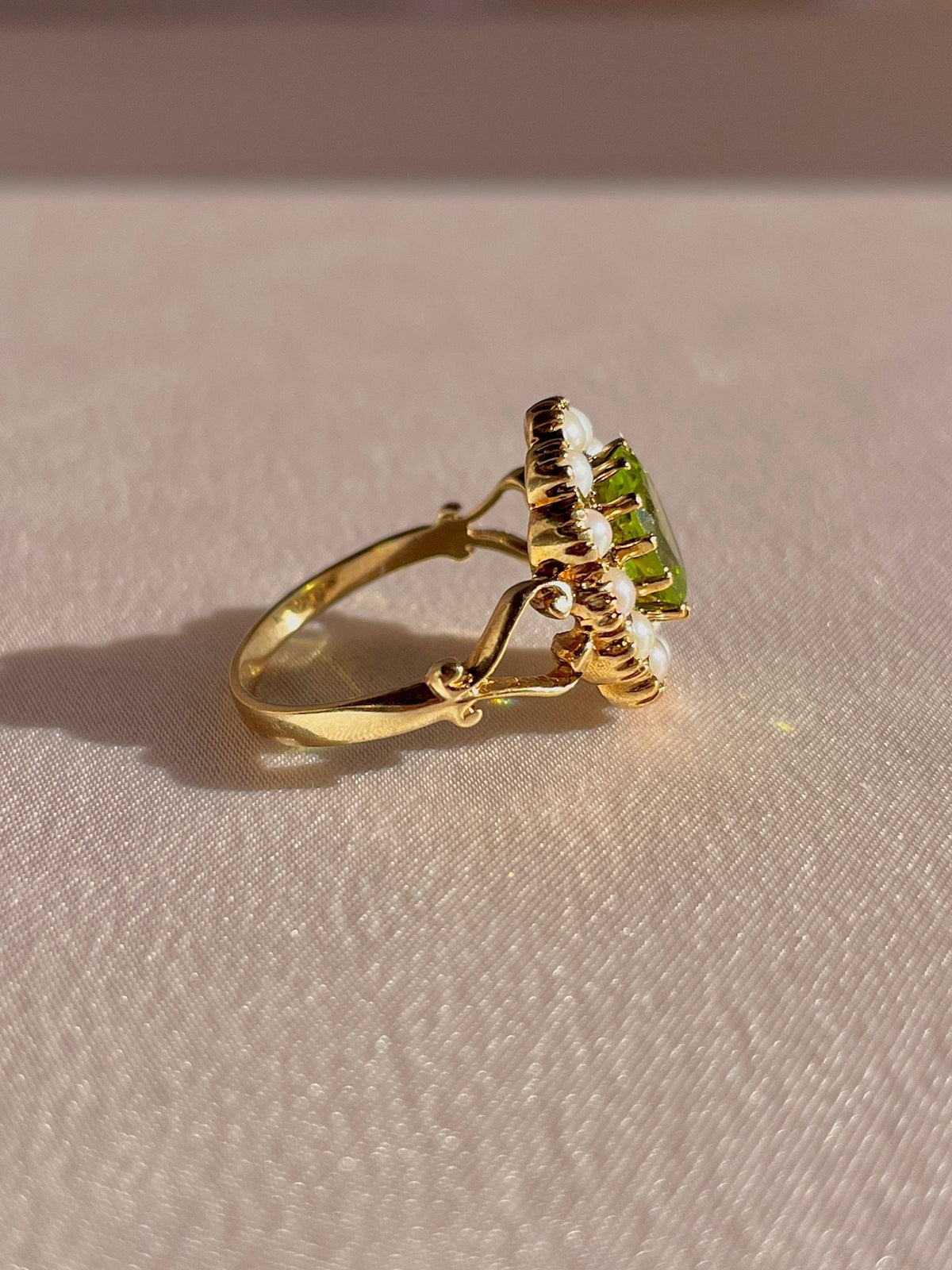 Vintage 9k Peridot Pearl Halo Cluster 1994