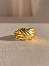 Load image into Gallery viewer, Vintage 10k Ribbed Crossover Knot Ring
