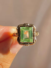 Load image into Gallery viewer, Antique 10k Lime Spinel Frame Ring
