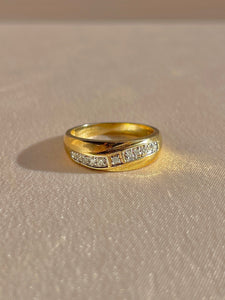 Vintage 9k Diamond Wave Band Ring
