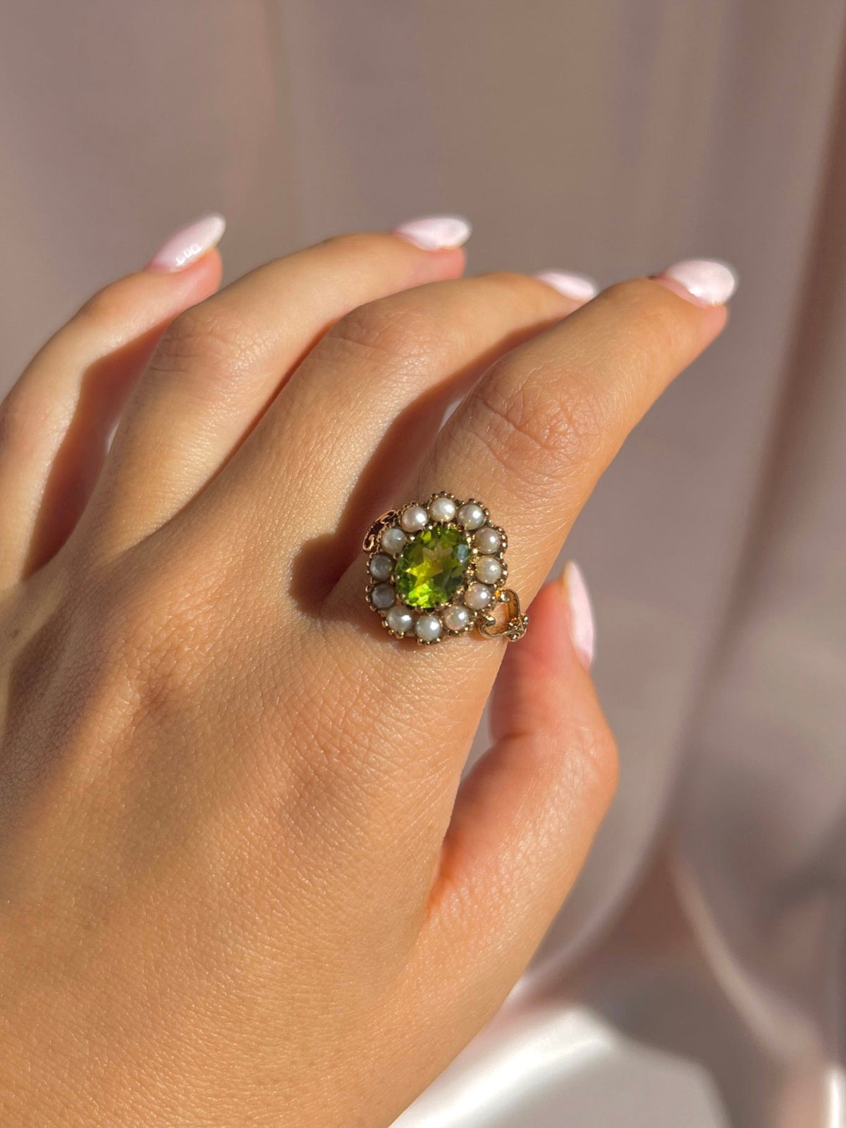 Vintage 9k Peridot Pearl Halo Cluster 1994