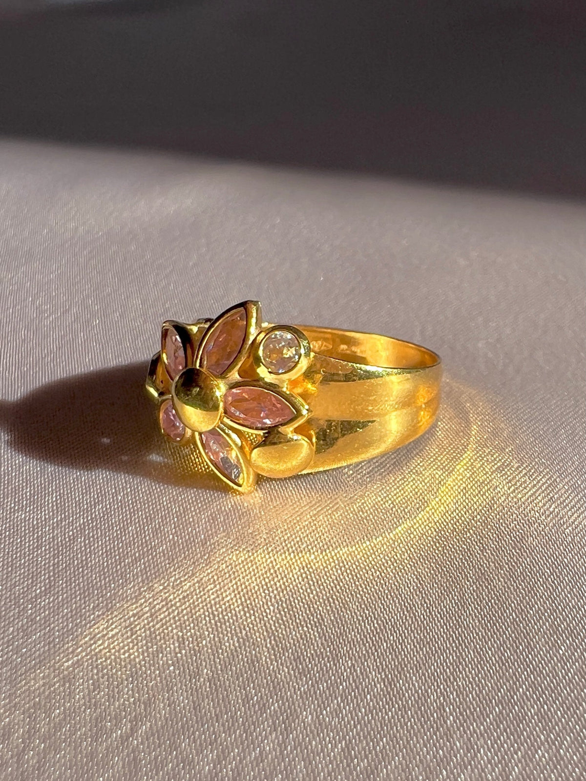 Vintage 18k Pink Kunzite Diamond Ring