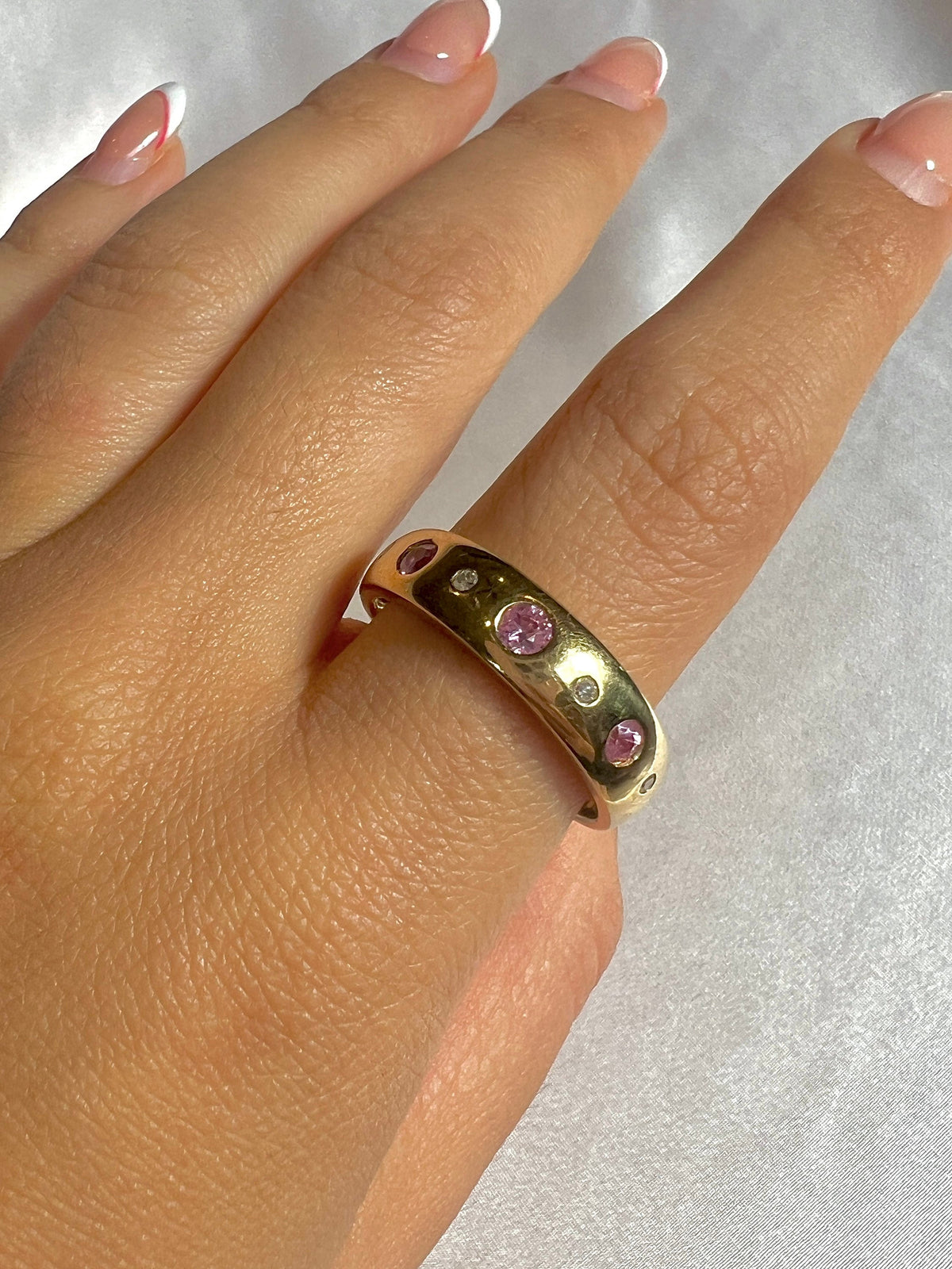 Vintage 9k Diamond Pink Gemstone Dot Ring