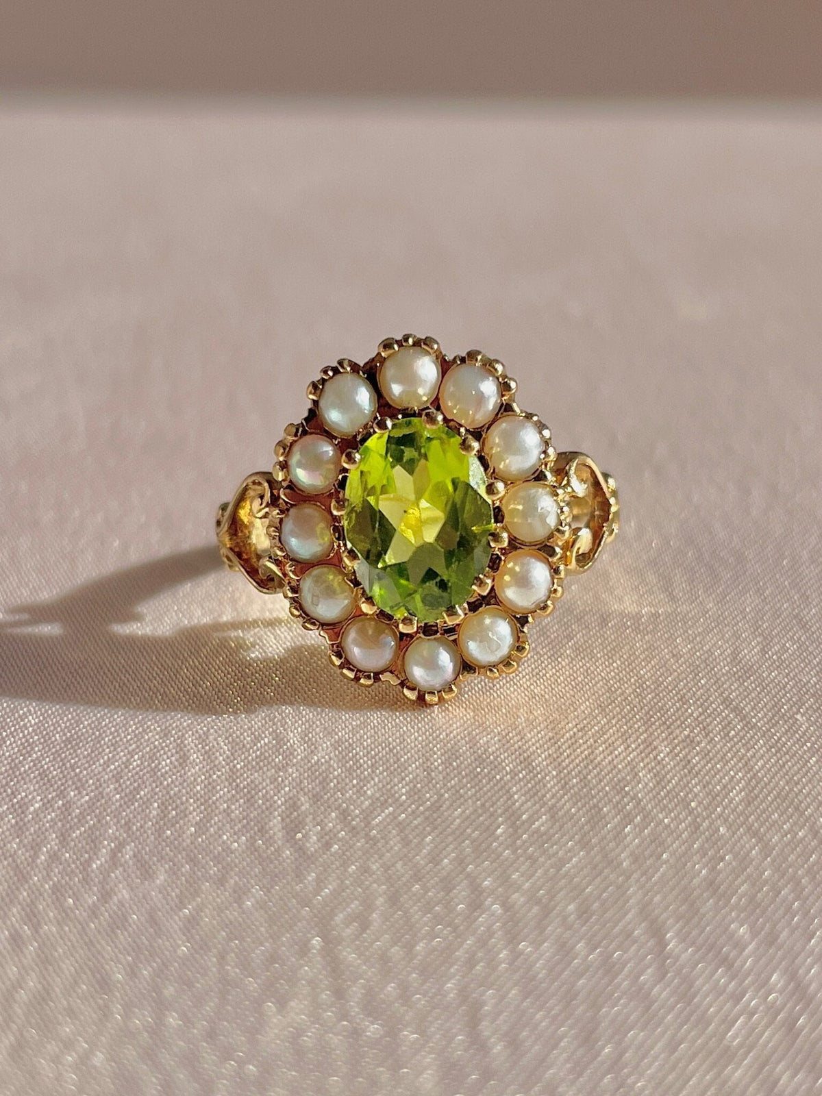Vintage 9k Peridot Pearl Halo Cluster 1994