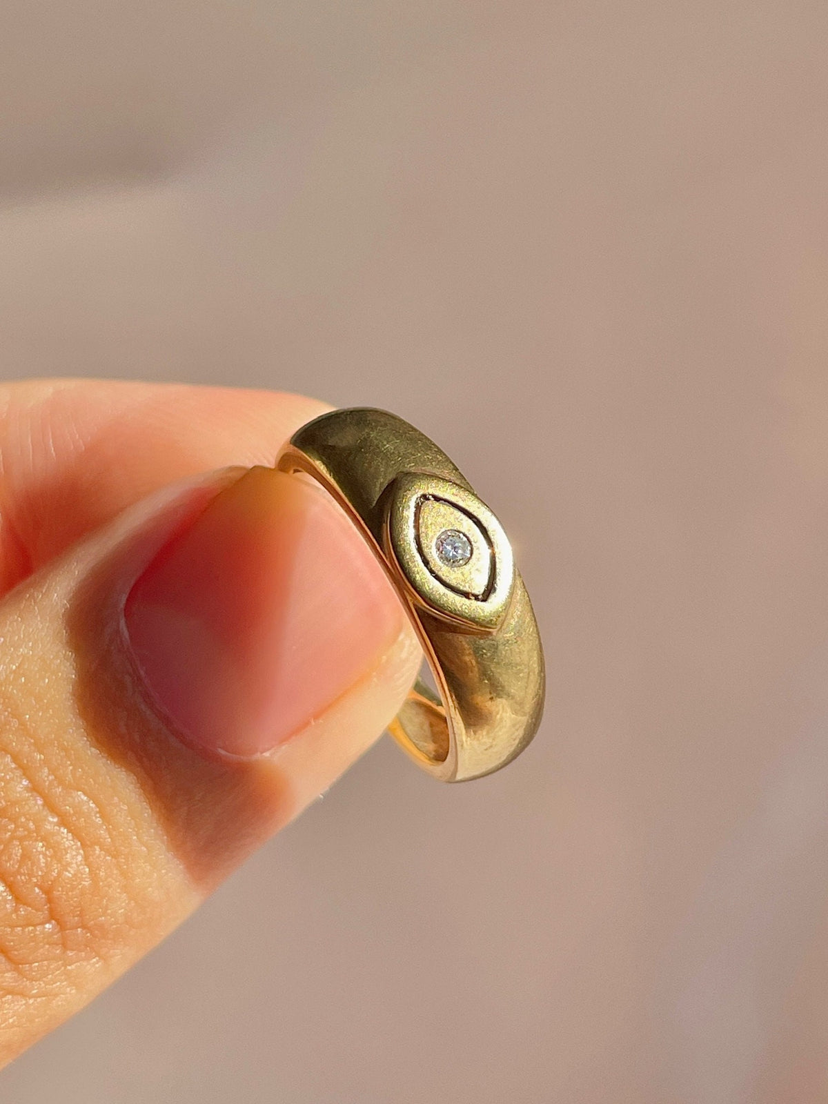 Vintage 9k Diamond Eye Ring 2000