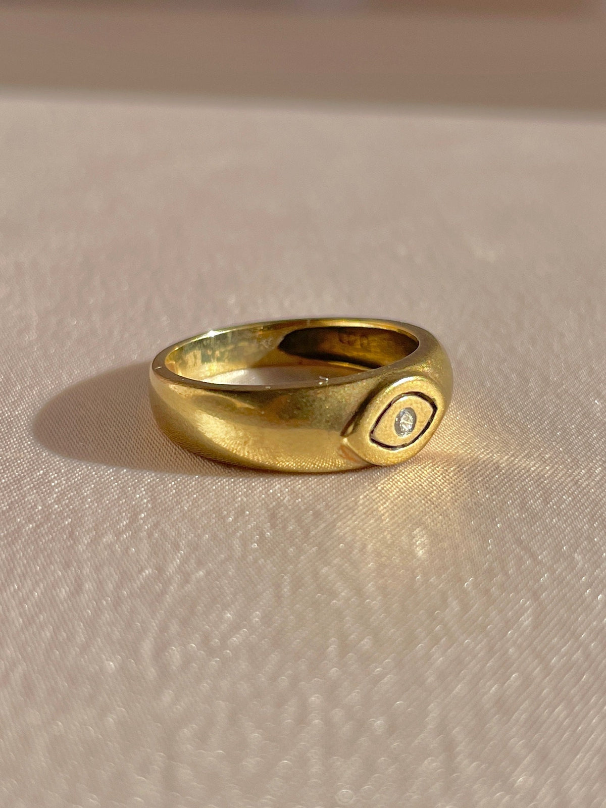 Vintage 9k Diamond Eye Ring 2000