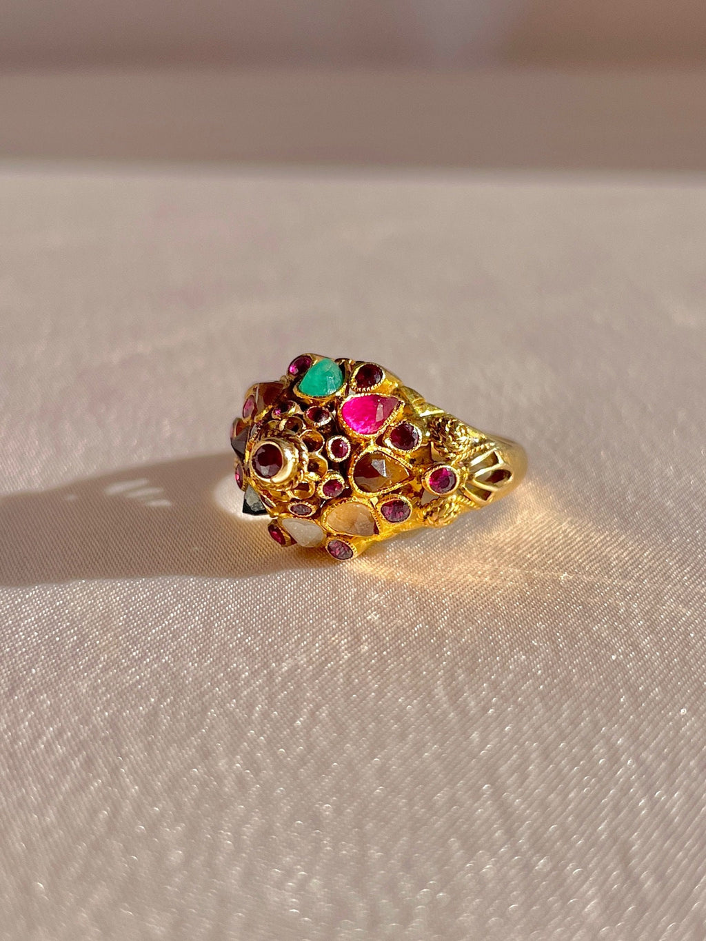 Vintage 14k Rainbow Temple Ring