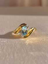 Load image into Gallery viewer, Vintage 10k Aquamarine Diamond Swirl Ring
