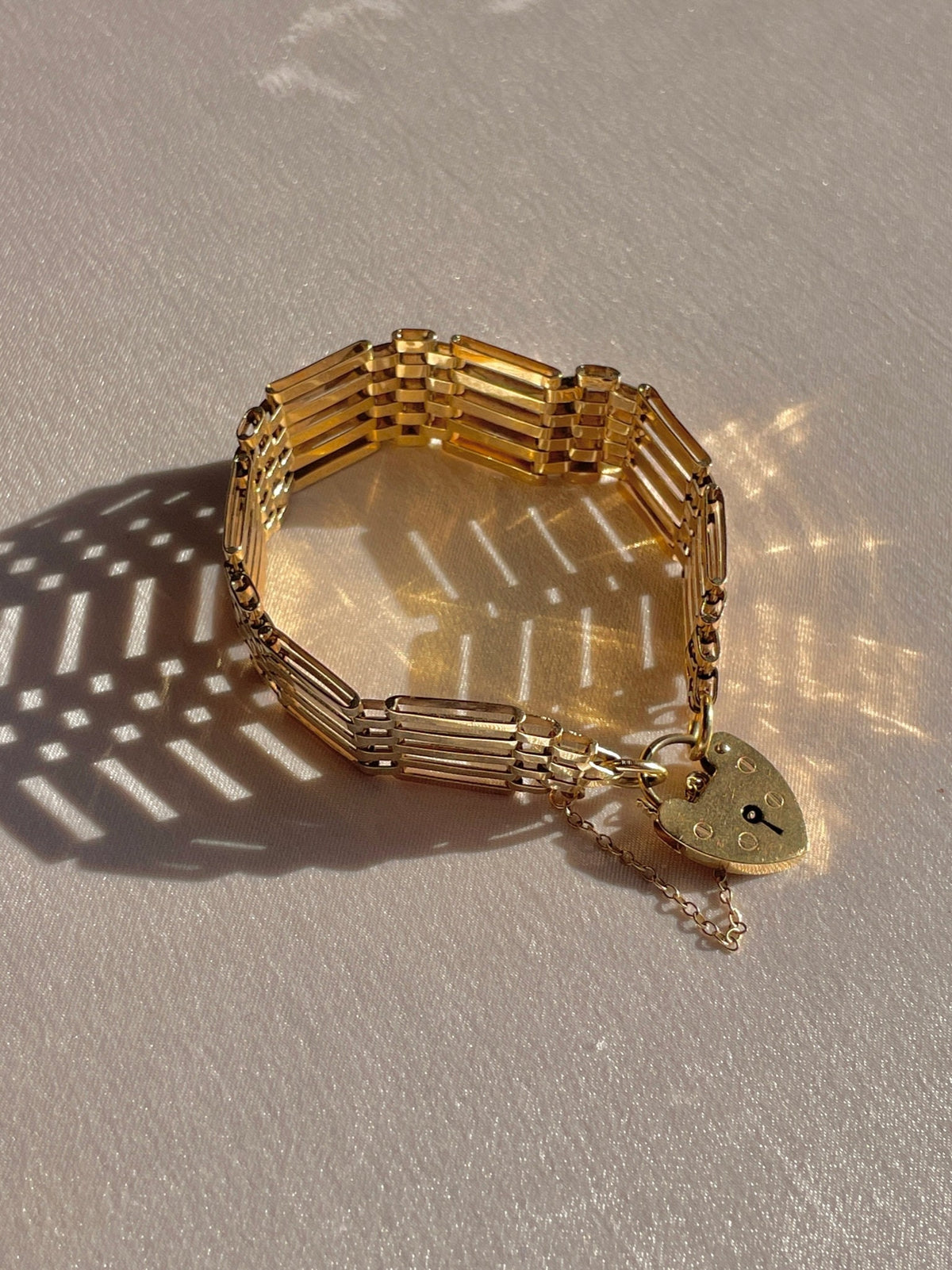 Vintage 9k Heart Padlock Articulated Bracelet