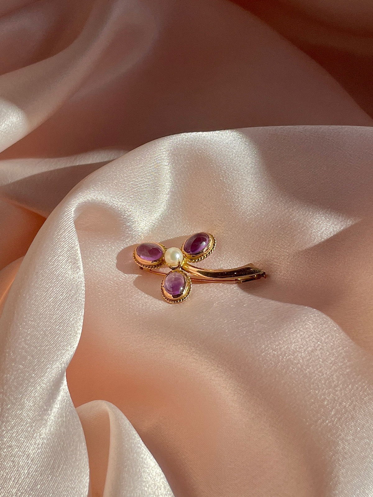 Vintage 14k Amethyst Pearl Shamrock Brooch
