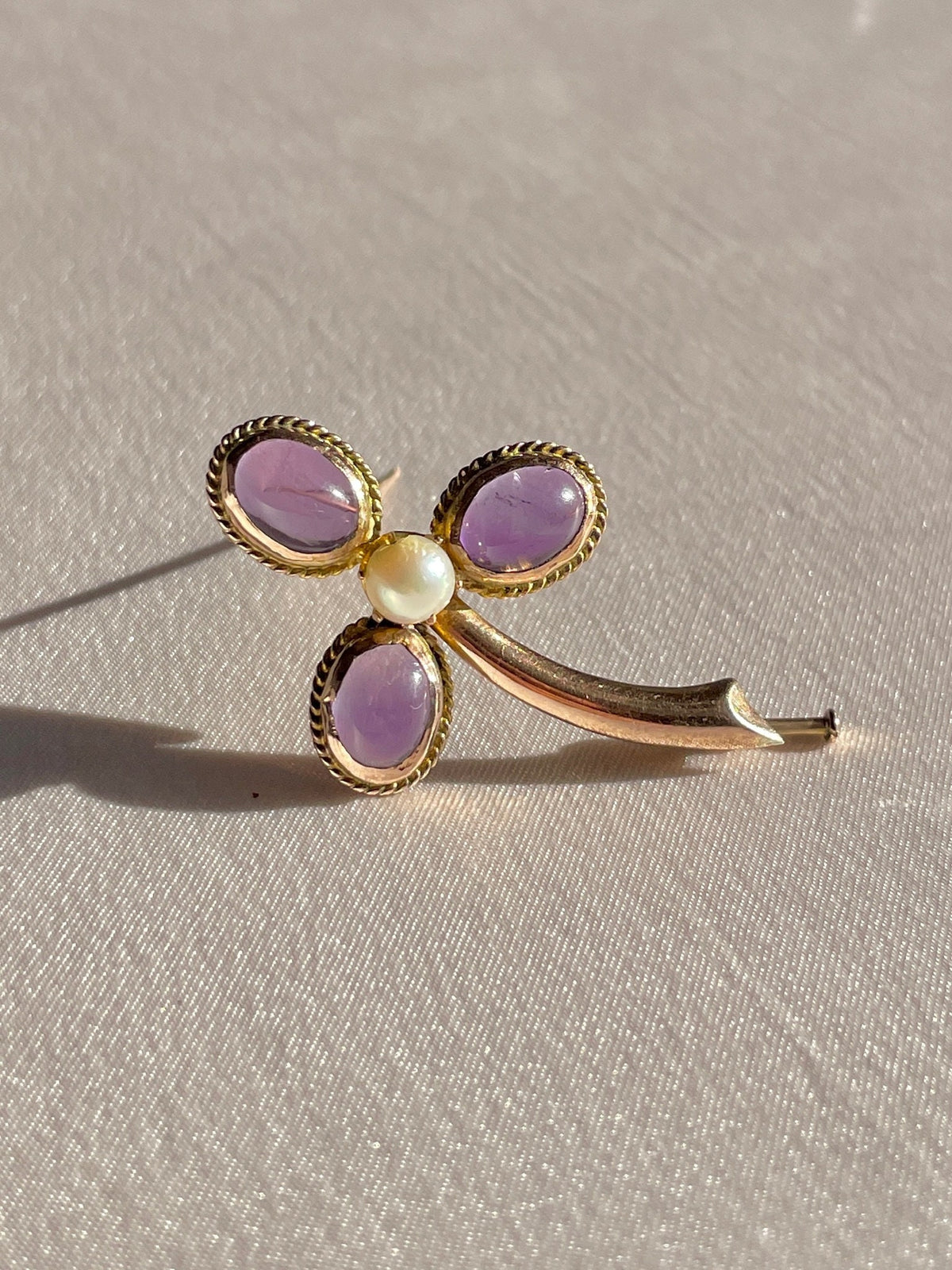 Vintage 14k Amethyst Pearl Shamrock Brooch