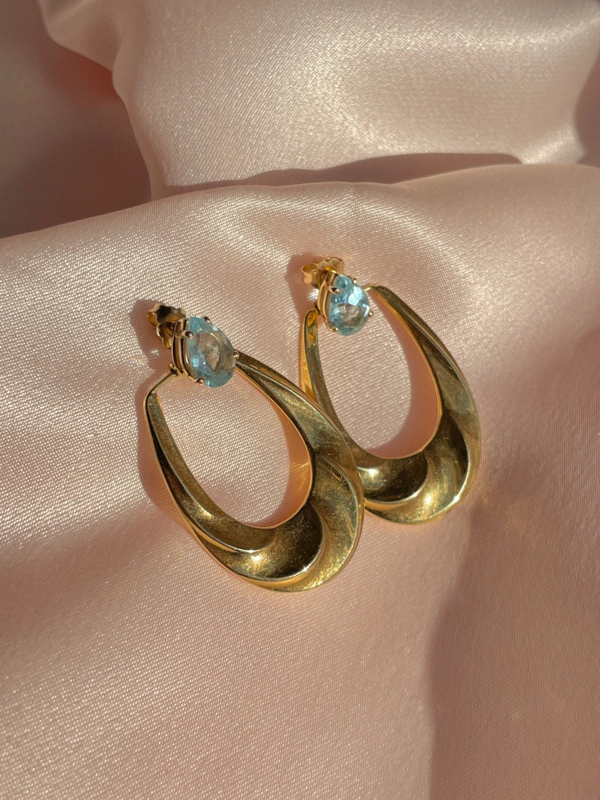 Vintage Aquamarine Scallop Hoop Earrings