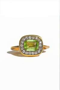 Vintage 18k Peridot Diamond Bezel Ring