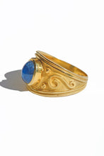 Load image into Gallery viewer, Vintage 14k Sapphire Cabochon Swirl Ring
