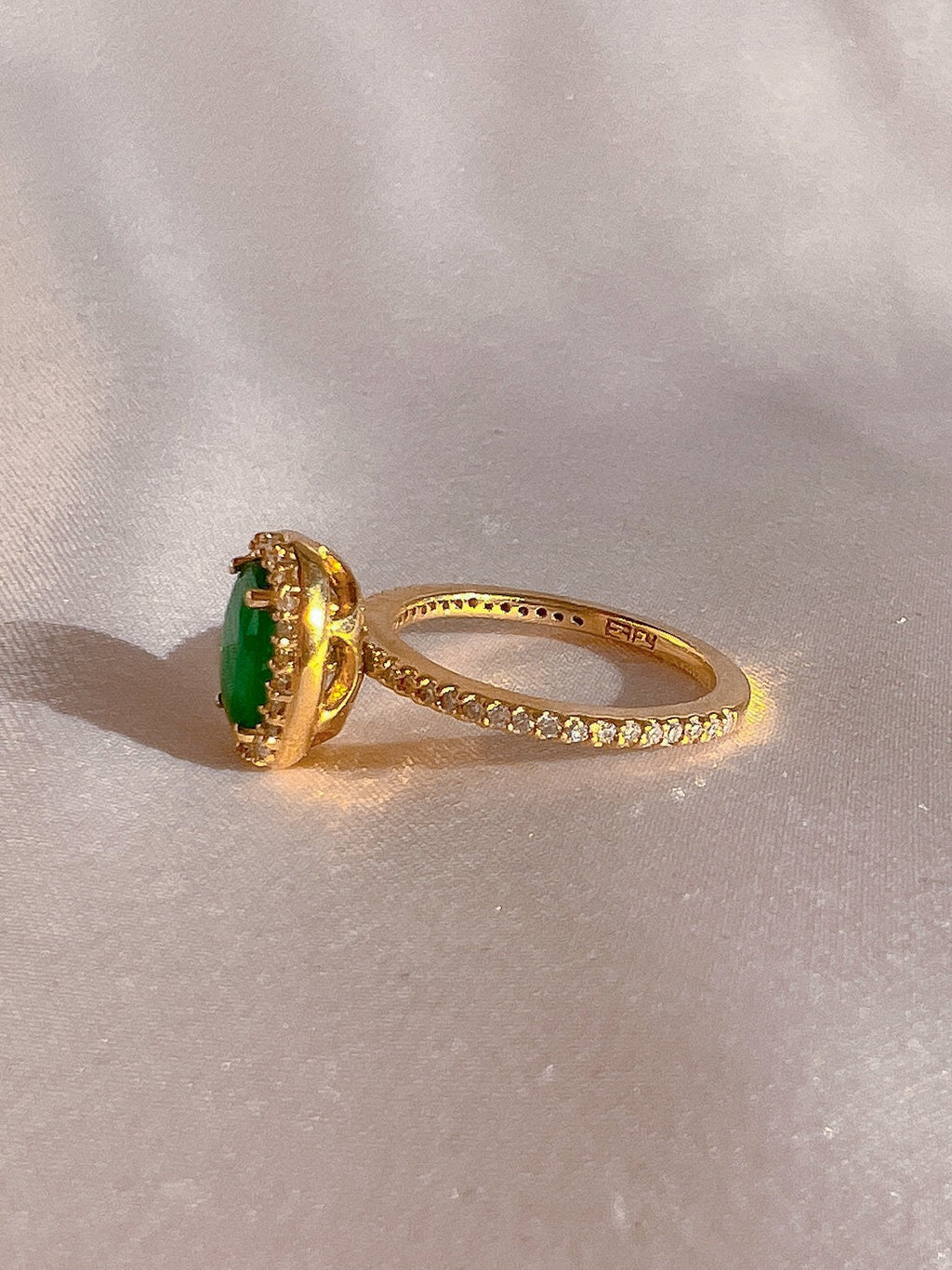 Vintage 14k Emerald Diamond Oval Halo Ring
