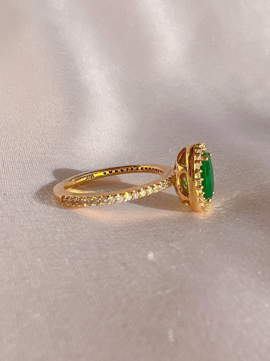 Vintage 14k Emerald Diamond Oval Halo Ring