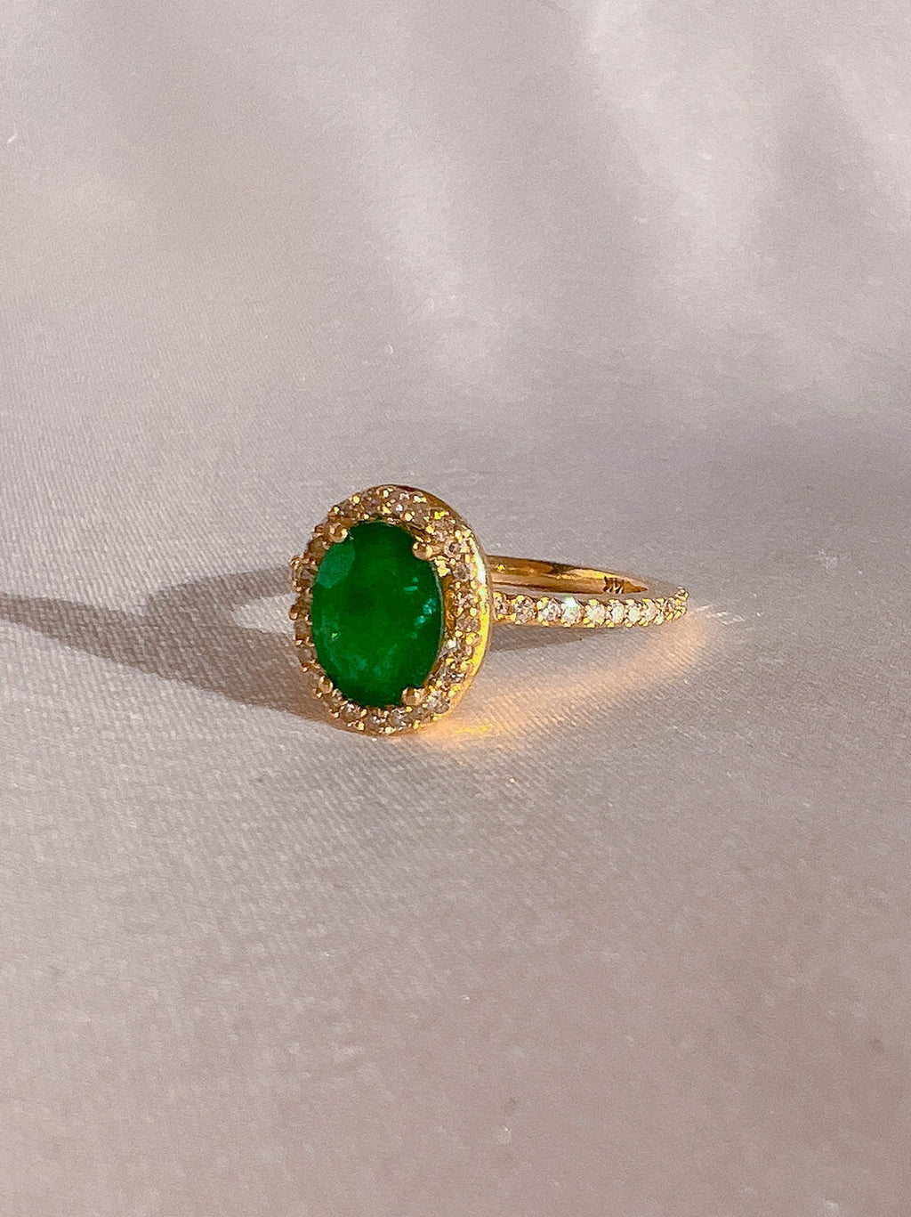 Vintage 14k Emerald Diamond Oval Halo Ring