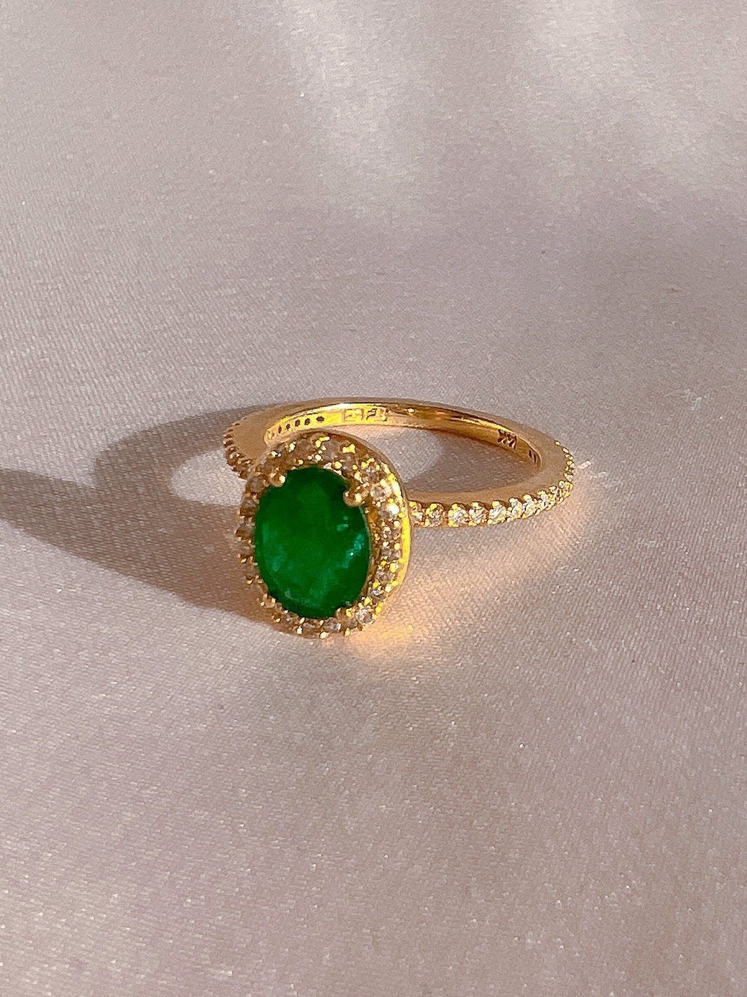 Vintage 14k Emerald Diamond Oval Halo Ring