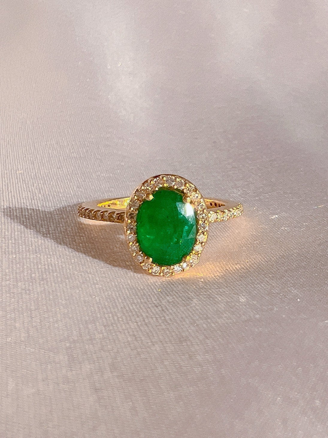 Vintage 14k Emerald Diamond Oval Halo Ring