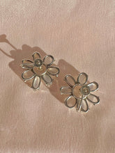 Load image into Gallery viewer, Vintage White Gold Moonstone Floral Earrings
