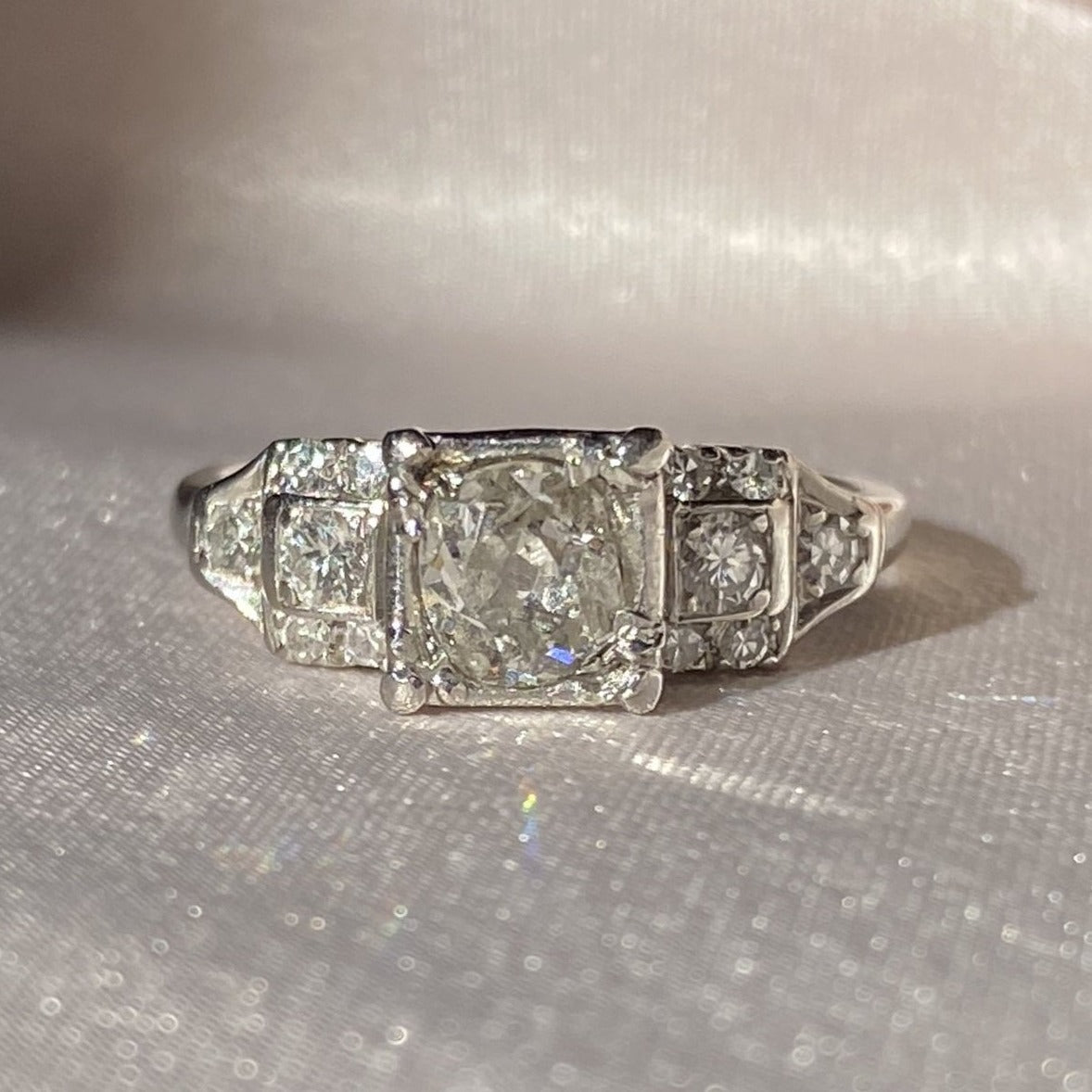 Antique 1.00 carat Art Deco Diamond Platinum Engagement Ring