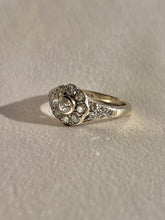 Load image into Gallery viewer, Vintage 18k White Gold Diamond Flower Cluster Ring 1980 0.90CT
